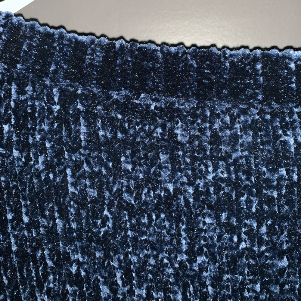 Sweater - Picture 4 of 4